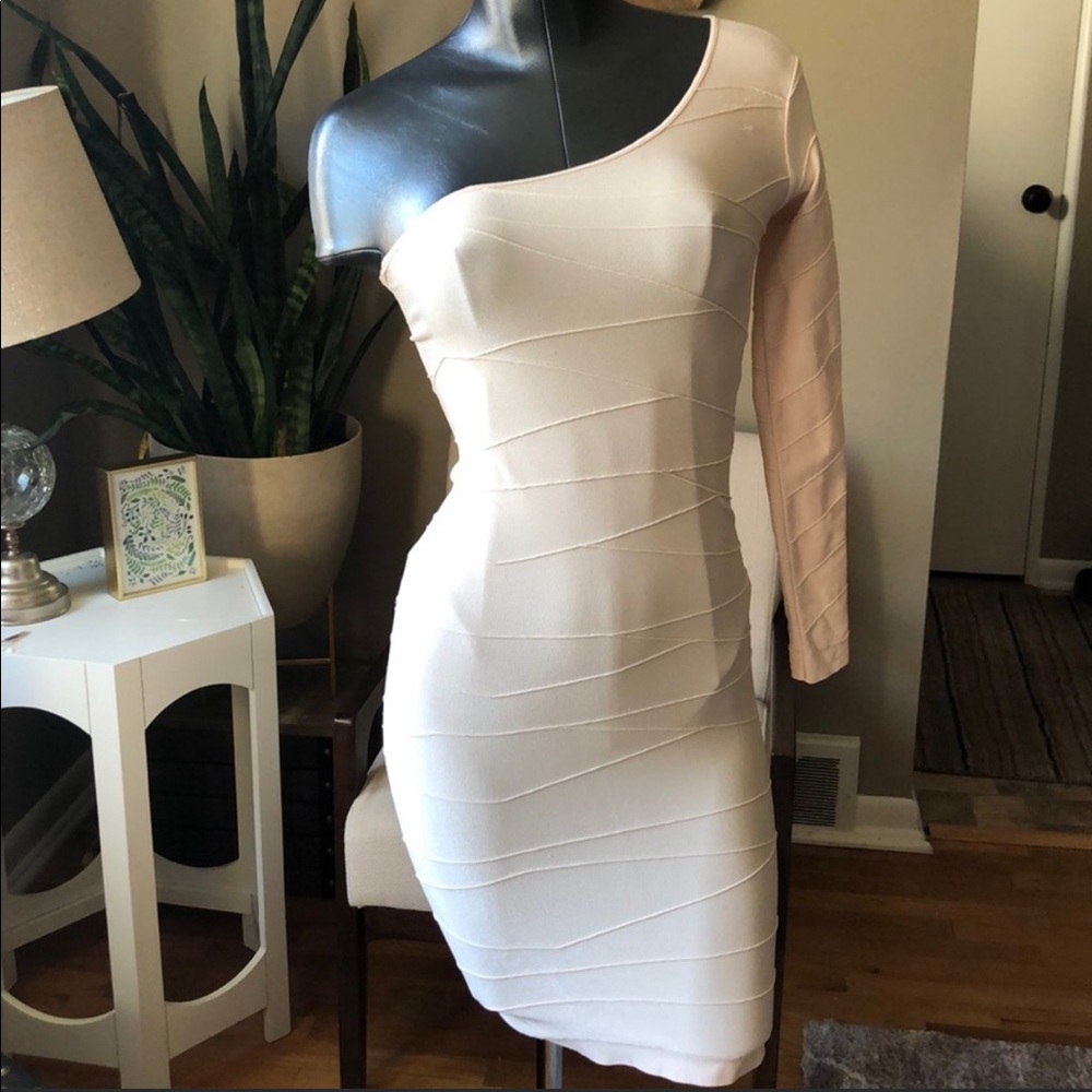 Bebe dress🤍